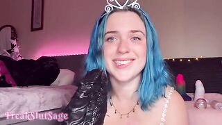 The ass of the Princess was gapped by a huge toy, she screamed with pleasure