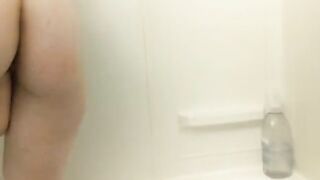 Short-haired emo girl Eelet gets fucked by showerhead and dildo