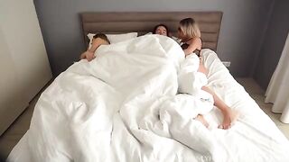 Girl seduced by her blonde stepmom during a threesome