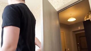 A young girl came to rent a room and got sex