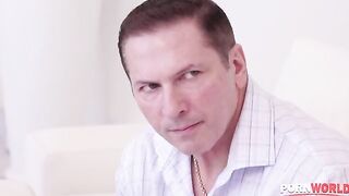 The busty American MILF Dae Williams gets DPed as a pay back