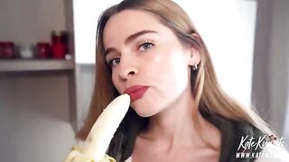 Girl makes a blowjob and gets a cumshot on her face