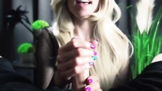 An oiled cock is a guarantee for a sensual handjob