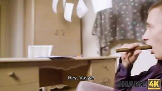 A private eye has more than enough money, but he cannot refuse sex with a mature woman