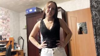 Skinny tattooed girl cheats on her husband with a delivery guy