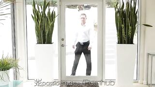 Real Estate Agent Uses Her Body to Sell the House