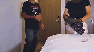 I ordered a consolador online and my big ass was fucked by the delivery guy