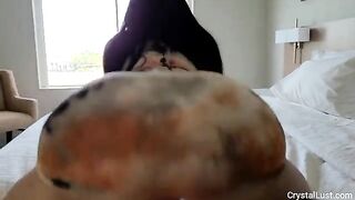 Naughty IG model invites Papi over to her hotel room