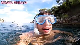 A muscular guy got his dick sucked by a mermaid in the sea