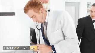 Doctor cures Kiki Daniels' cold feet with his enormous, thick cock in a steamy Brazzers scene
