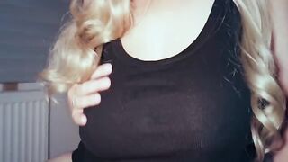 I love to slap breasts and fuck at night. The ending is on my tits