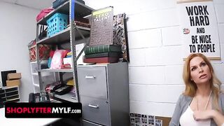 Big tits MILF Sedona Reign gets busted for stealing