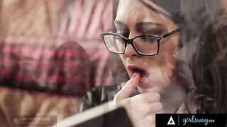An investigator, played by the stunning Riley Reid, rubs her pussy