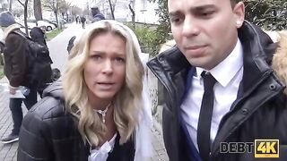 The blonde had to have sex with a collector before meeting her husband
