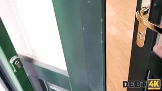 A smart girl used her pussy to settle her debt with the collector