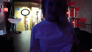 Kelly gets horny watching actors, indulges in solo play