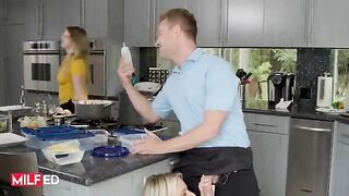 A lucky guy got a taste of the hottest housewife's pussy sauce in HD