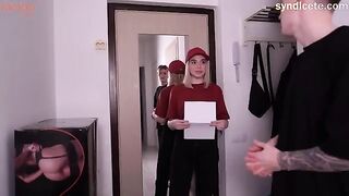 The delivery girl showed her lust to the random stranger in a steamy encounter
