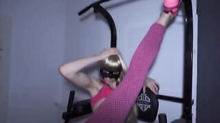 Fitness teen gets her holes wrecked in a gym session