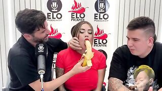 An interview with Elo Podcast turns into a steamy session with Sara