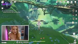 A gamer girl with a perfect body donates her pussy in a roleplay