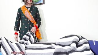 An Indian maid saw my cock through the blanket and was shocked by its size