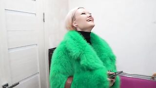 The husband did not let his wife go to the party, otherwise, there would be trouble