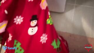 I helped my stepmom get out of the washer, she thanked me with sex
