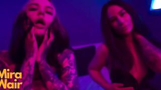 Two girls are not bored anymore, they entertain with latex and popno
