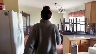 The couple tries to get a better deal from the pregnant landlord