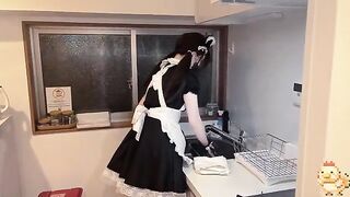 When a friend is still an entertainer - a steamy encounter with a captivating maid