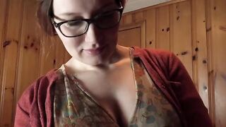 Bettie Bondage teaches you how to pose for an erotic photo shoot