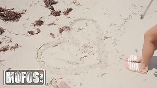 Petite hottie Vina Sky enjoys quick beach fuck and cum shot finish