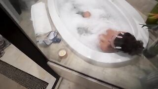 Stepbrother offered to share the bathroom, but without sex