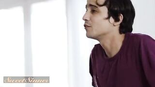 The blonde visits her boyfriend’s house to meet his dad