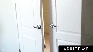 The voyeuristic MILF Alexis Fawx seduced the teenage Carter Cruise to make lesbian love