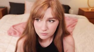 The hot babysitter Jaybbgirl offers a sexual favor