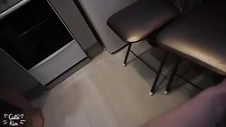 A schoolgirl saw a big dick and came after just 3 minutes of meeting