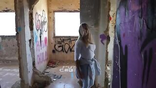 An Italian guy gets his dick sucked by a hot tourist near the church