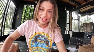 The teacher doesn’t wait for the sexy student, but she comes to him
