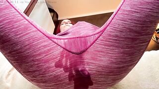 Fit girl Lina Moore squirts and fucks her perfect ass