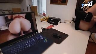 Fix your laptop and get sensual sex with a cute teen