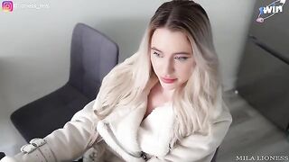 Babe is upset about receiving viagra for nothing
