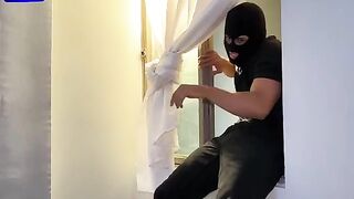 A masked thief broke into the house of sexy Lina Henao