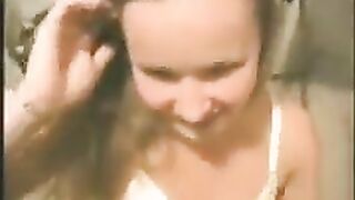 A young girl gets fucked in a steamy homemade scene