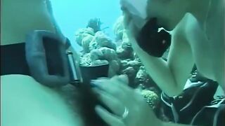 A man fucked a hairy chick underwater