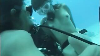 A man fucked a hairy chick underwater