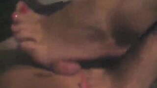 A guy masturbates his dick with his hand until he comes
