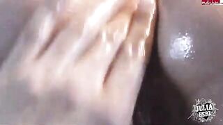 Finger-fucking with a hot chick in POV HD quality, so arousing!