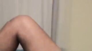 A guy masturbates watching gay porn and gets off like a pro